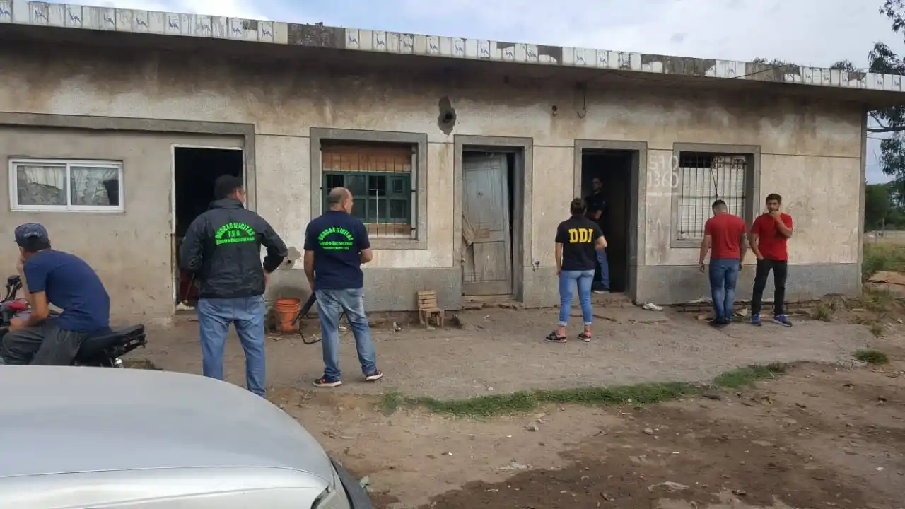 Desbarataron puestos de venta de droga en Quequén