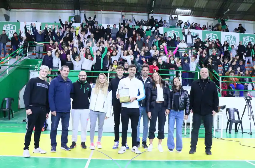 Emotiva recepción a Buscaglia tras romper el récord de Meolans