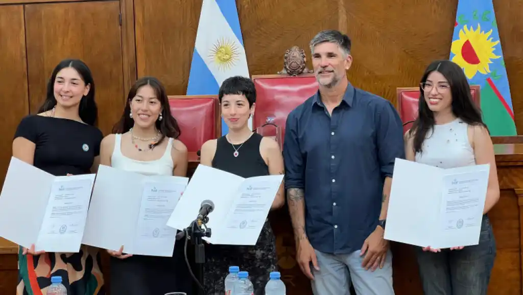 Recibieron la distinción las técnicas universitarias en comunicación audiovisual Alanís Navarrete, Sofía Candia, Martina Feriozzi, Milagros Olaechea, Brenda Ciancio y Rafaela Camerano.