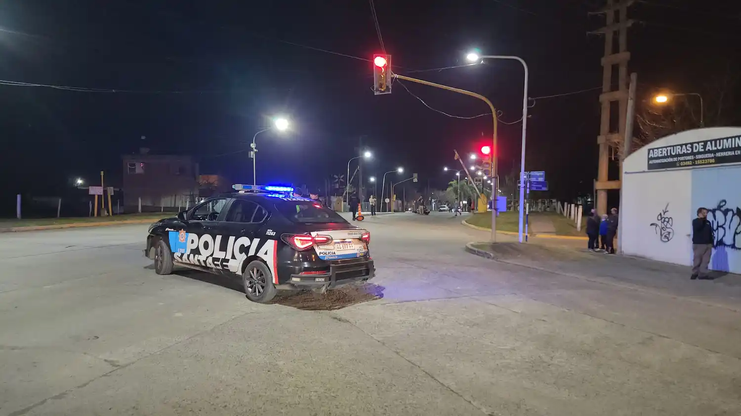 accidente choque aristobulo del valle avenida transito noche policia patrullero moto - 2