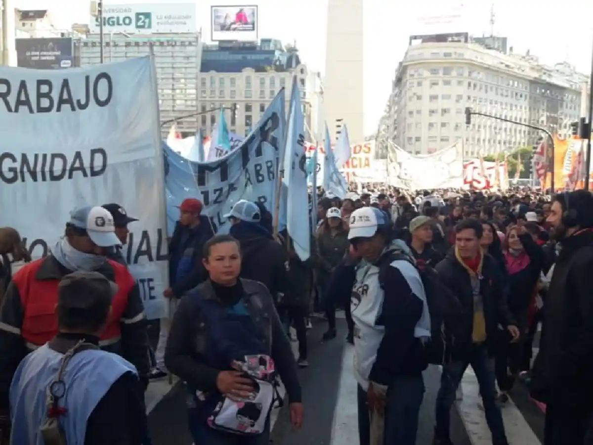 Caos de tránsito en el centro porteño por movilizaciones