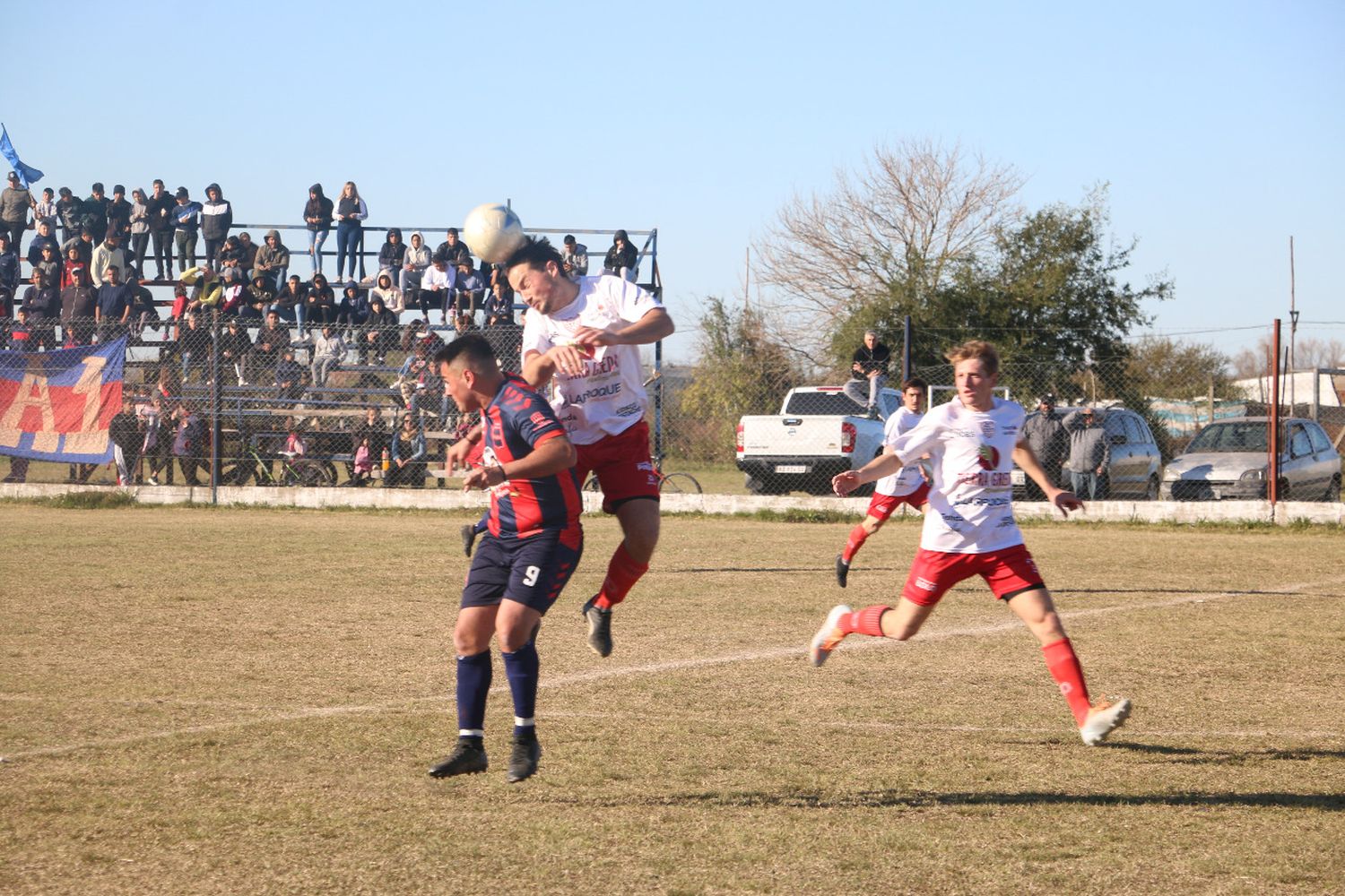 Sud América dio la sorpresa y terminó con el invicto de Central Larroque