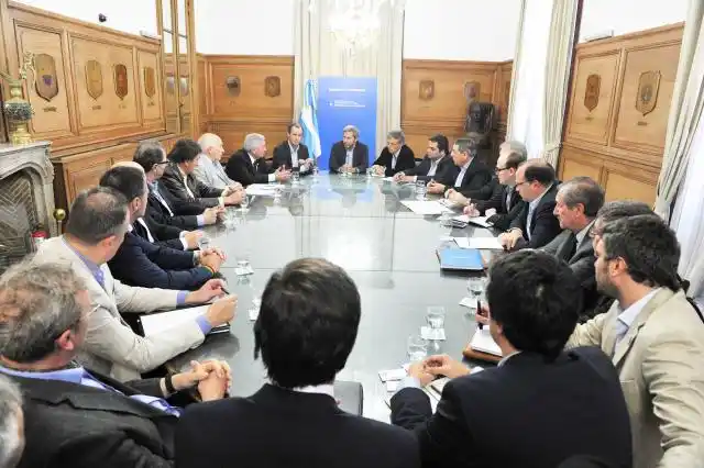 Bordet intermedió ante el gabinete nacional por los productores avícolas