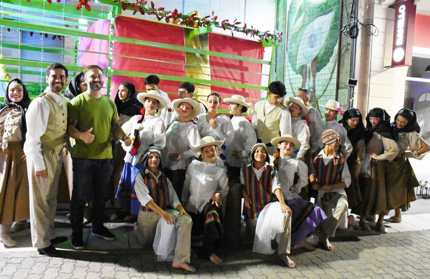 Se presentó el Carro Navideño que recorrerá los barrios