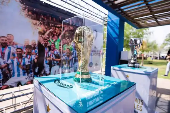 Eternos Laureles: Las Copas ganadas por el Seleccionado de fútbol serán exhibidas en Chascomús
