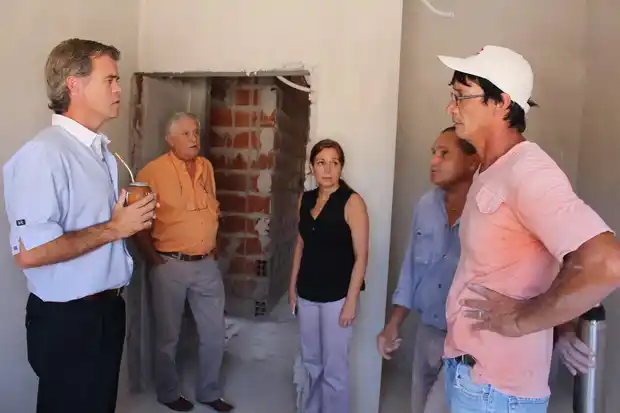 Piaggio visitó las obras de la Cooperativa “Unidos por una vivienda”