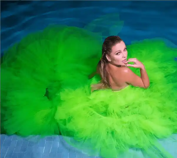 Marjorie de Sousa presentó así su primer tema y recibió un aluvión de críticas. Foto: Instagram