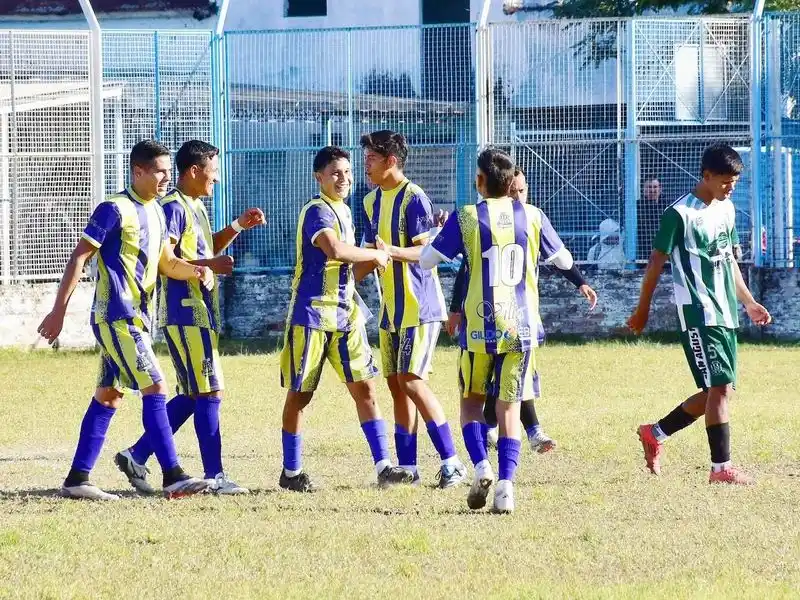 Cerró la fecha 11 y Defensores
del Rosario sigue como puntero