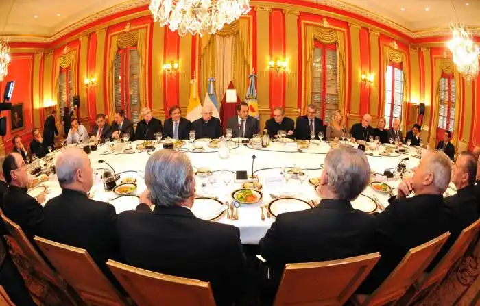 Scioli recibe a obispos para avanzar en la discusión por el narcotráfico