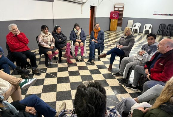Azcoitía mantuvo un encuentro con referentes del tema discapacidad en la ciudad