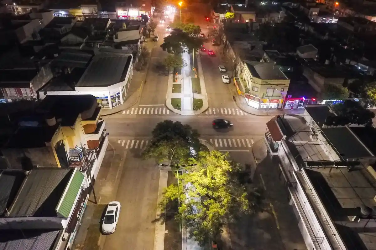 Continúa la instalación de luminaria LED en diversos puntos de la ciudad