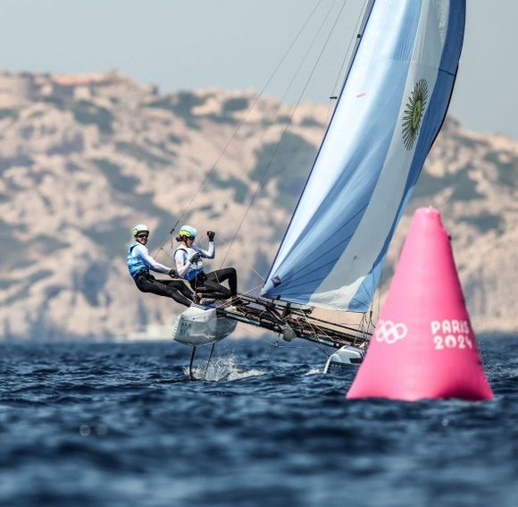 Juegos Olímpicos: la ausencia de viento pospuso la Medal Race para Eugenia Bosco