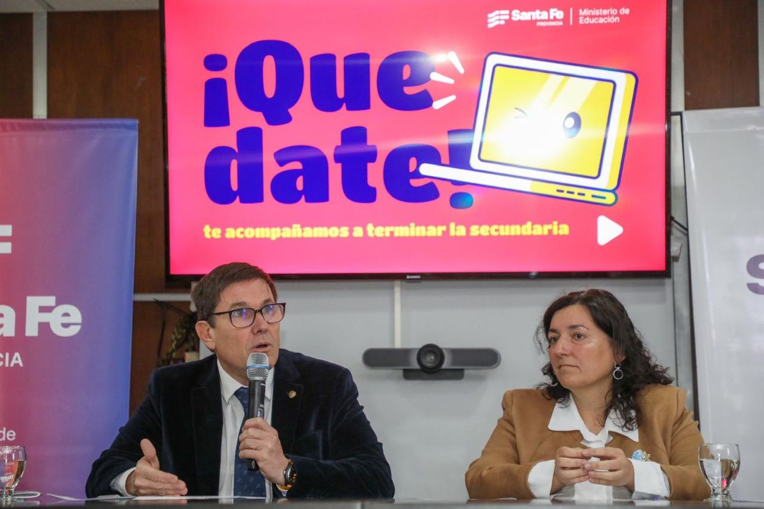 El ministro de Educación dando detalles del programa.