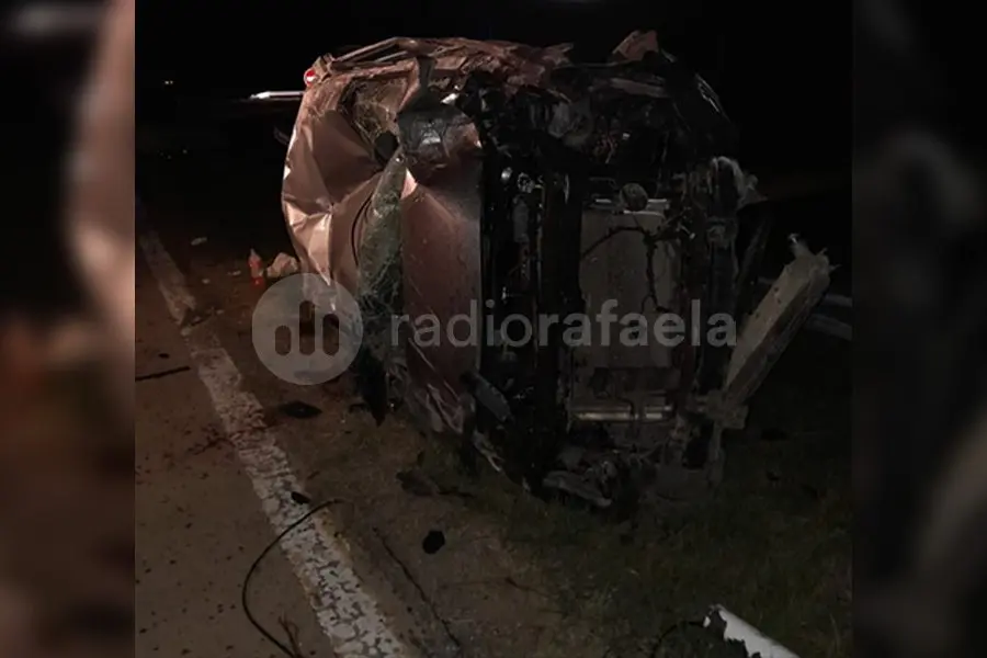 Seis personas heridas, algunos con lesiones graves, tras accidentarse en una rotonda de la Autovía N°19