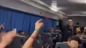 En las imágenes, se escucha claramente a los adolescentes de quinto año corear la frase: “Hoy quemamos judíos”.