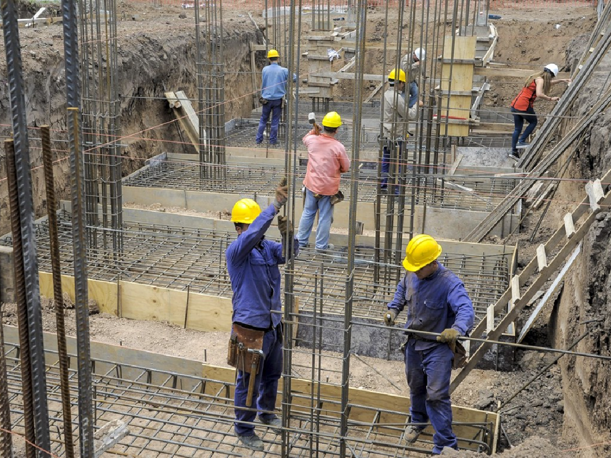 El salario mínimo aumentará 45% en cuatro tramos y llegará a $ 47.850 a fin de año