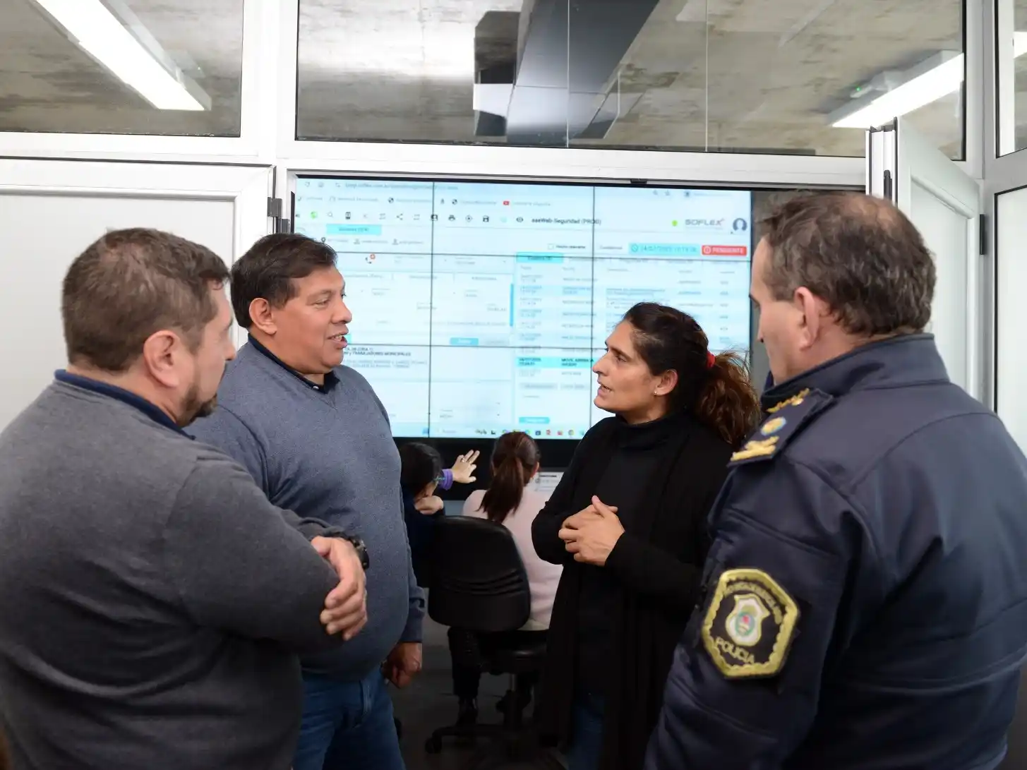 La presentación se realizó en el Centro de Monitoreo, donde se detalló el funcionamiento de esta nueva plataforma informática.