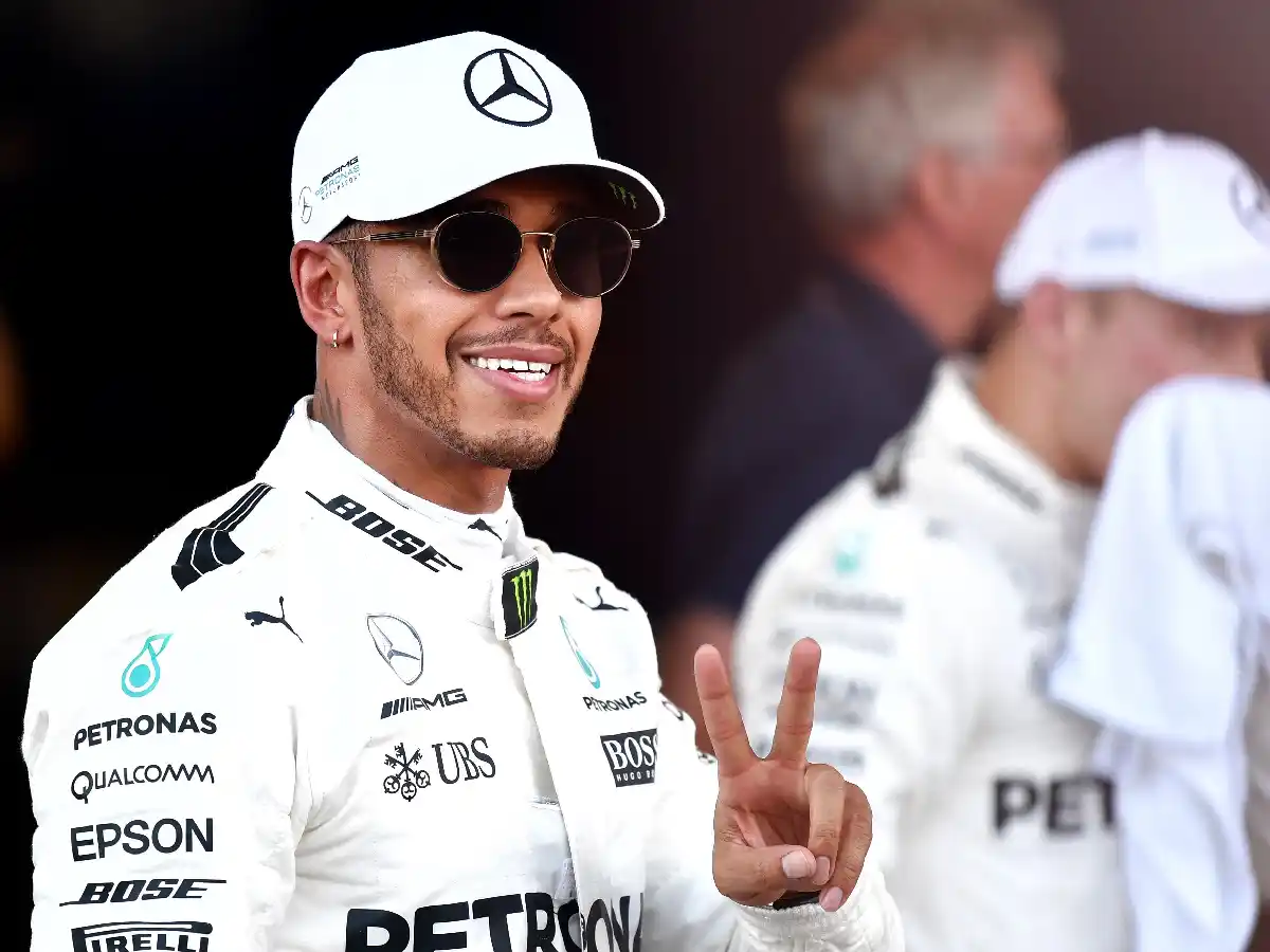 Pole para Hamilton