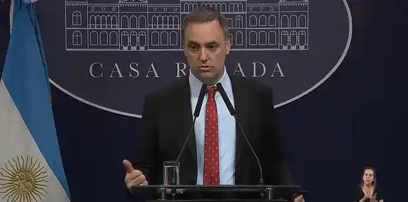 Nación endurece su negativa a autorizar deuda a Axel Kicillof, pero en Provincia creen que finalmente habrá OK