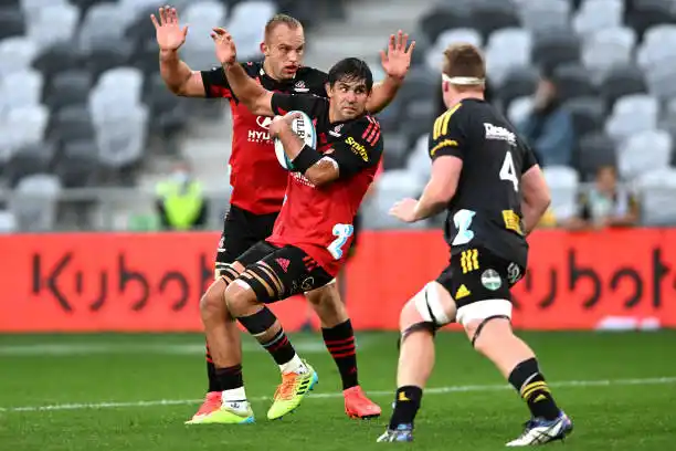 Matera hizo su debut en Crusaders