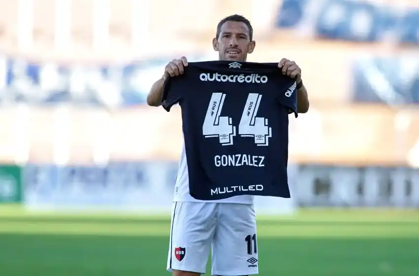 Maxi Rodríguez, gol récord y dedicatoria especial para Panchito González