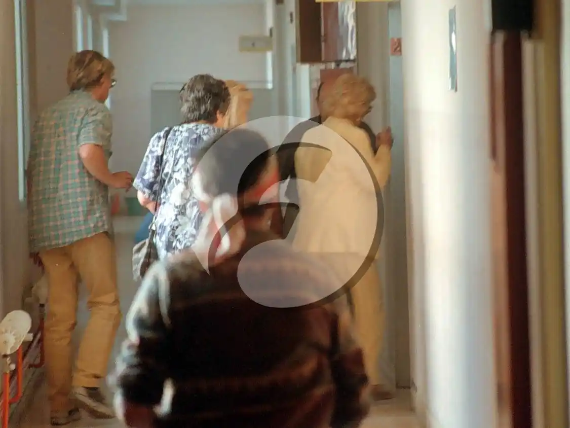 Mirtha Legrand ingresando a la habitación donde estaba internado Tito Rivié