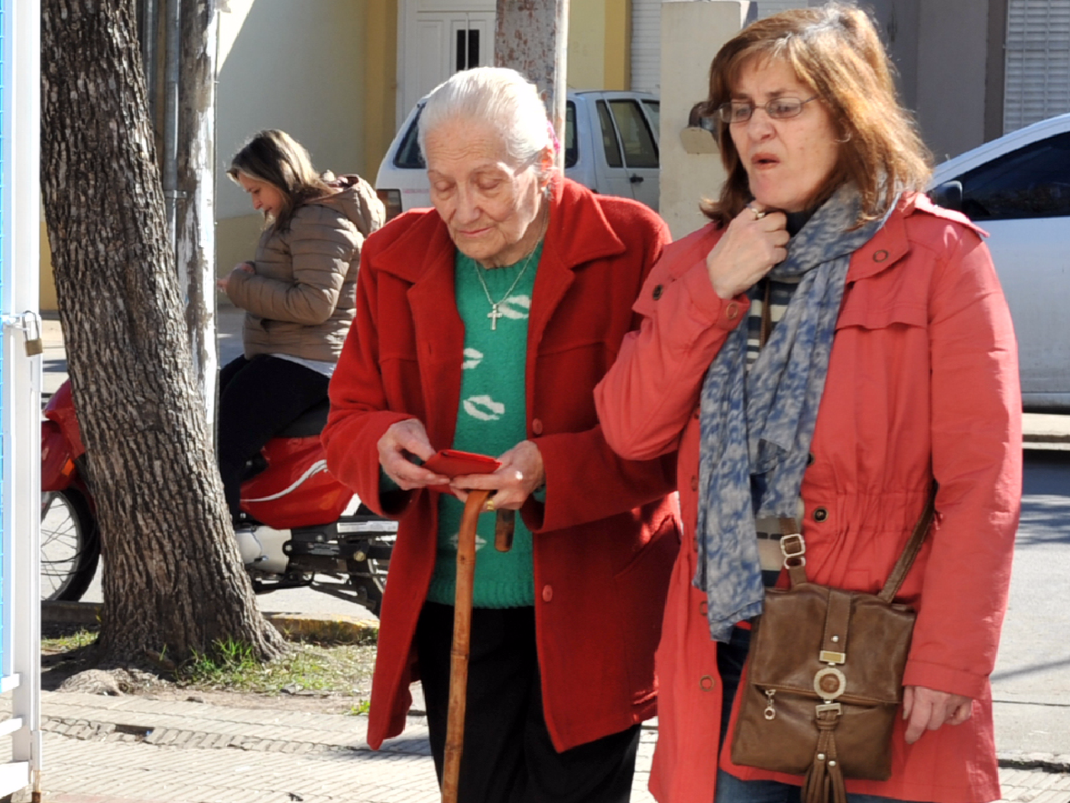 Los mayores de 70 años no están obligados pero Nilda dio el ejemplo
