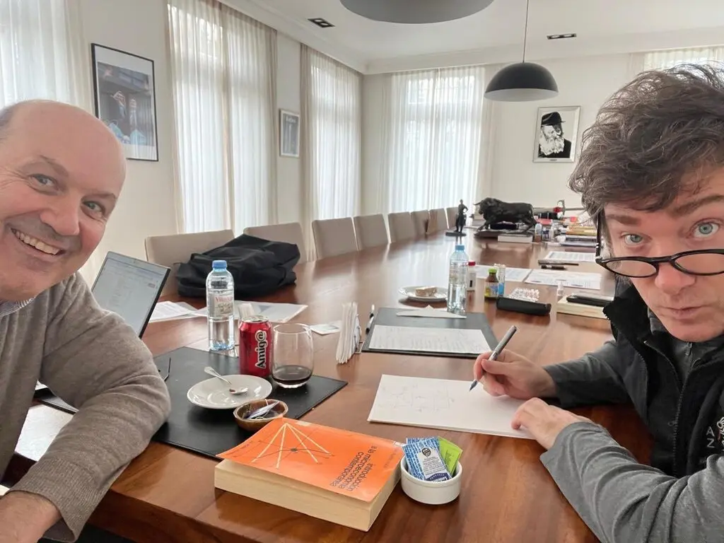 Milei y Sturttzeneger sin Toto Caputo