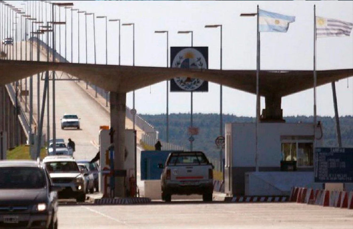 Eduardo de Pedro confirmó que en las próximas horas se reabren las fronteras terrestres con Uruguay