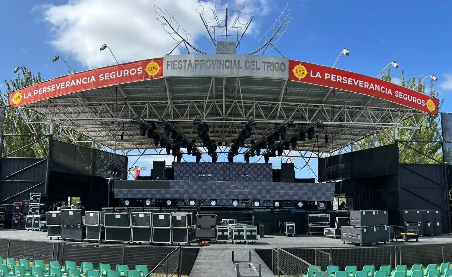 Una imagen de los preparativos que tuvieron lugar ayer en el predio de la Fiesta