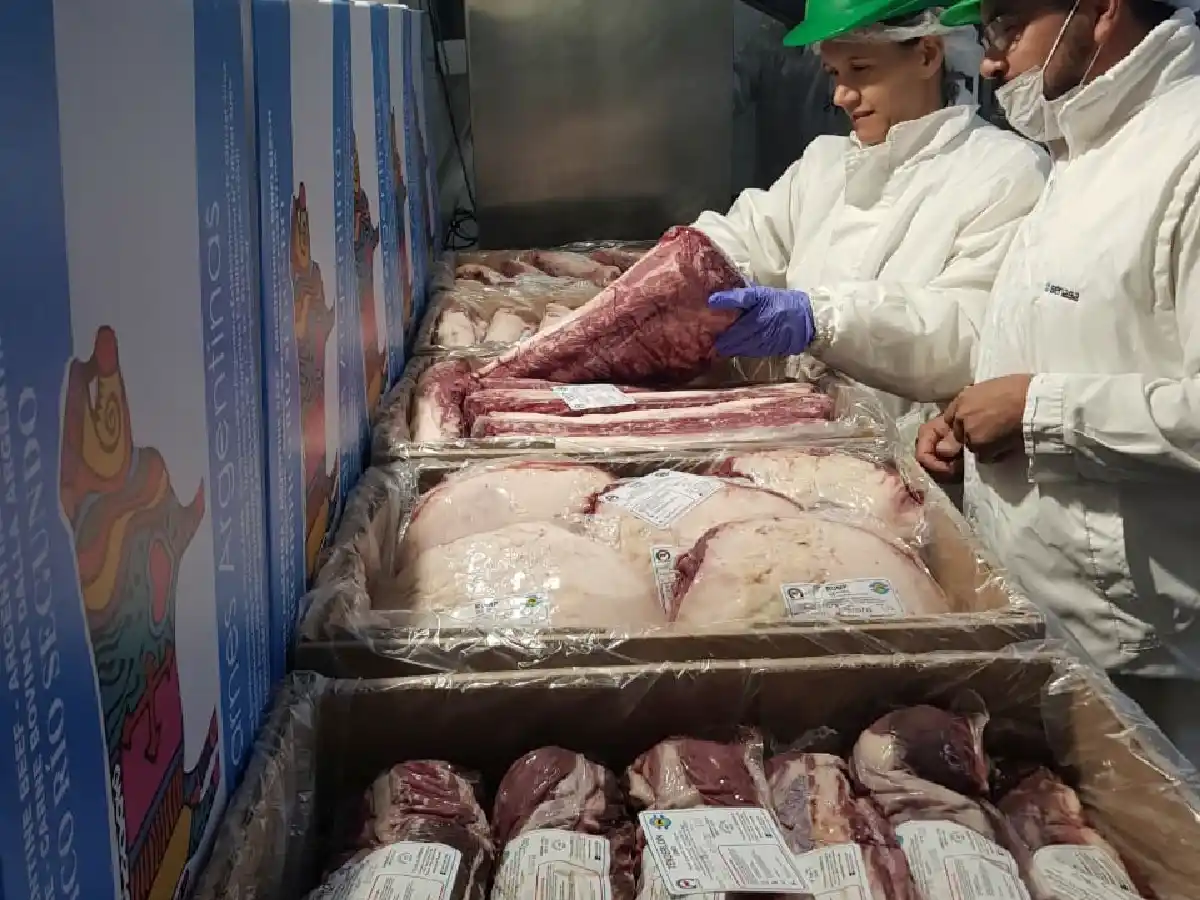 Primer envío “por aire” de carne cordobesa a Estados Unidos             
