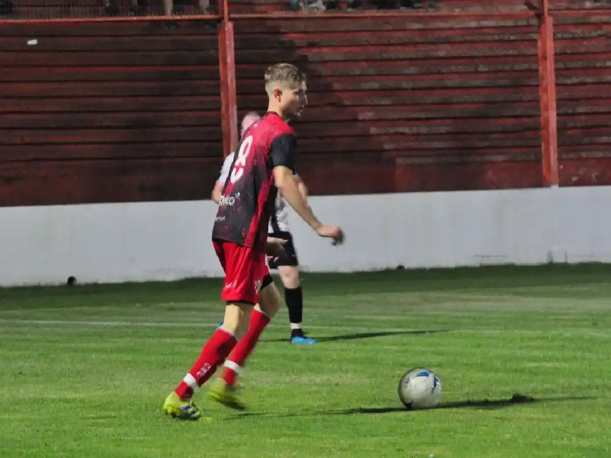 Con Felissia, Rivadavia es finalista