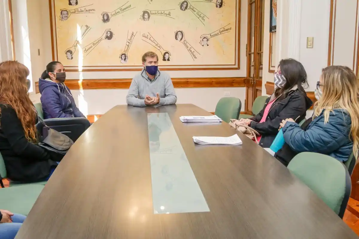 Cinco mujeres comenzarán con la construcción de sus viviendas