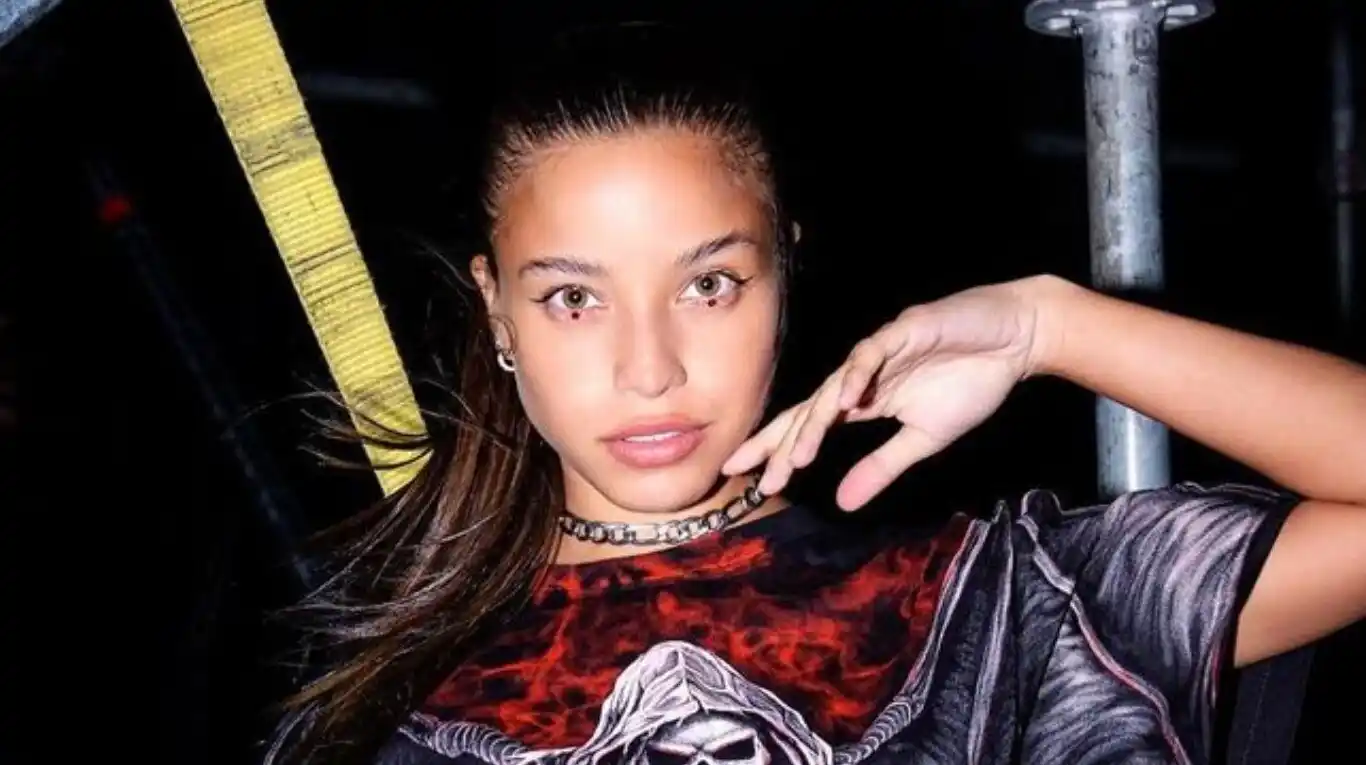 El estilista de Emilia Mernes la defendió de las criticas