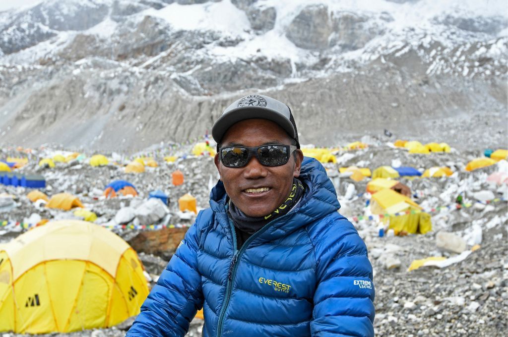 Récord mundial: un montañista nepalí conquistó 28 veces el Everest