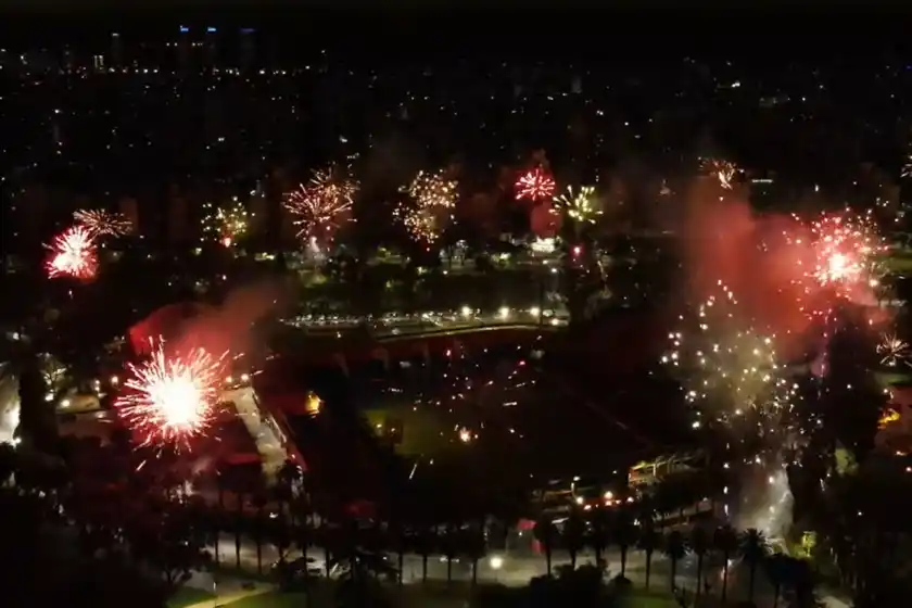 Festejo rojinegro: Newell’s celebró sus 120 años con un show de fuegos artificiales