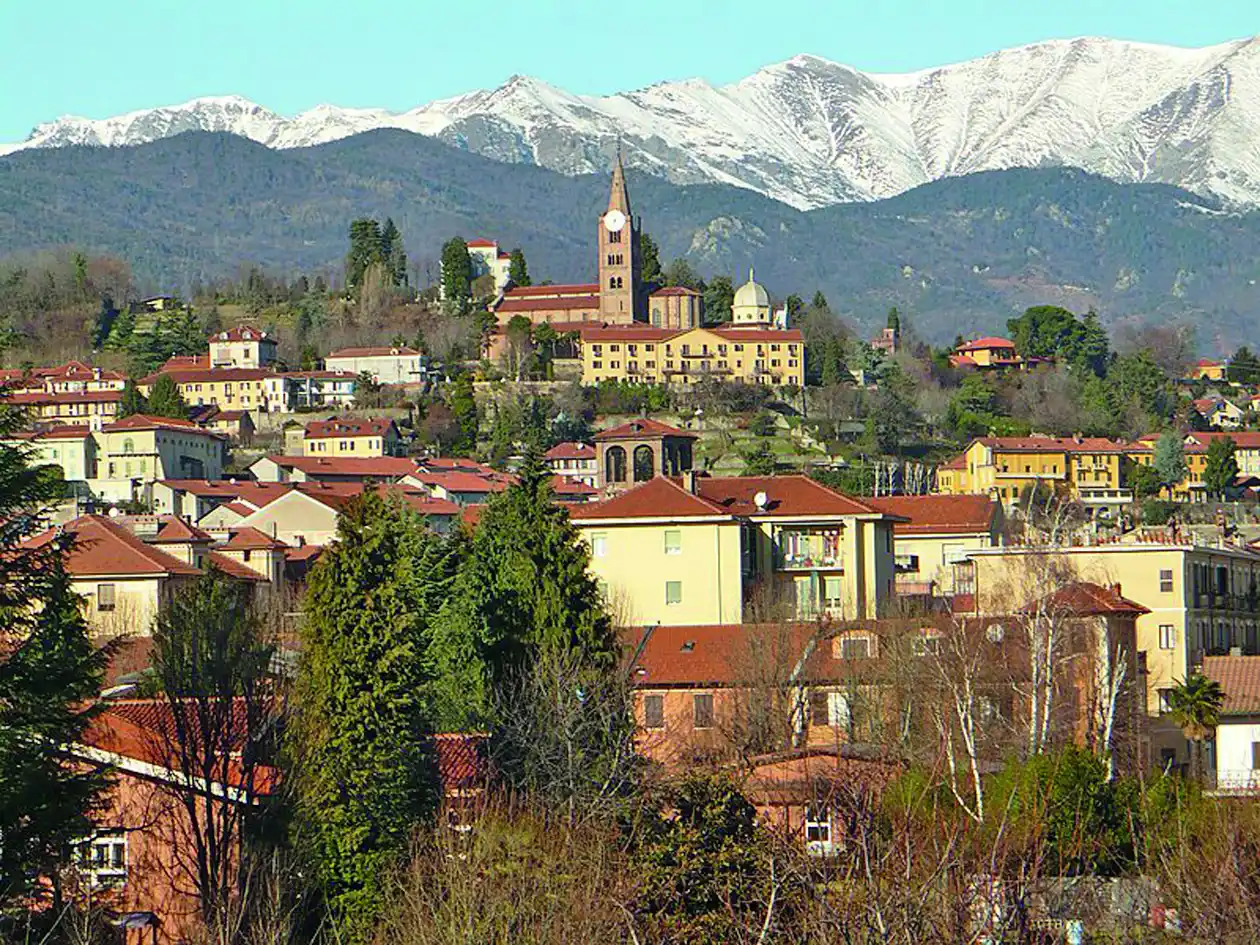 Pinerolo y su paisaje típico del Piamonte.
