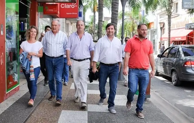 Benedetti, Melchiori y todo Cambiemos recorrieron el centro de Gualeguaychú