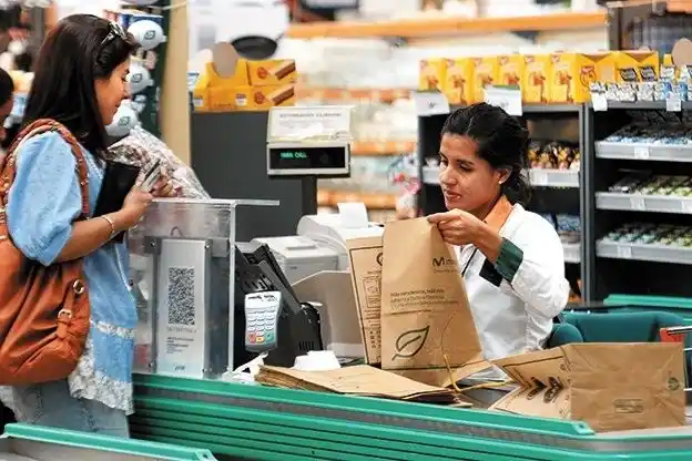 El Gobierno accedió a un programa para proteger el empleo privado