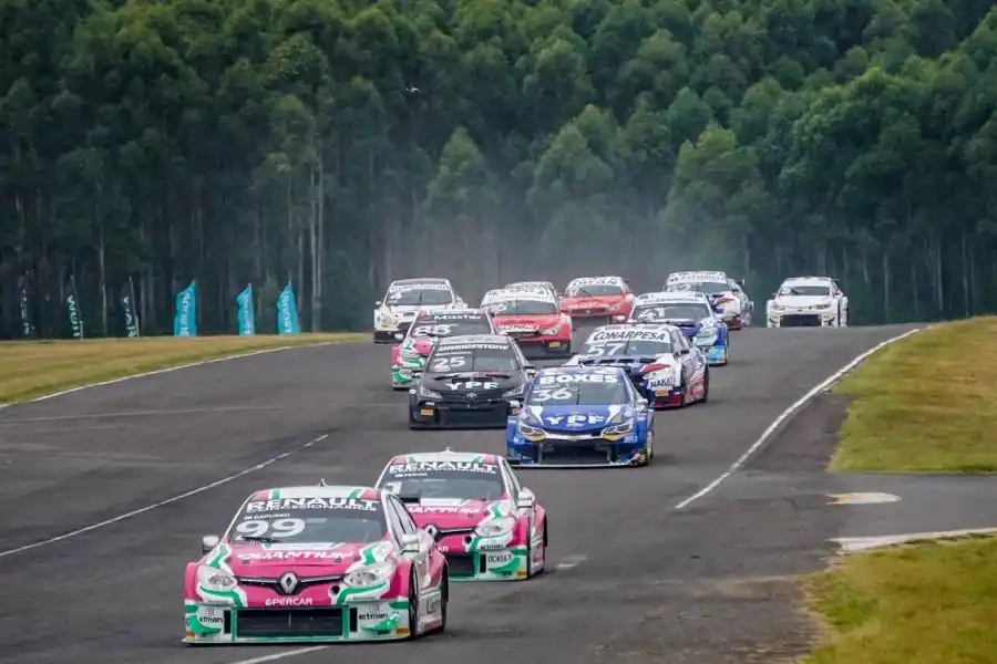 Pernía y Llaver, los ganadores en el inicio de la temporada del TC 2000