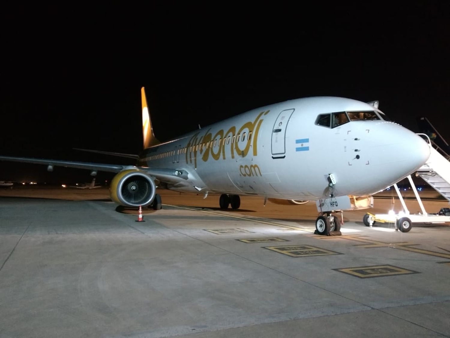 Llegó a la Argentina el quinto Boeing 737-800 (LV-HFQ) de Flybondi