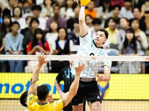 Argentina perdio 3 a 1 con Brasil y mañana 7:20 va ante Japón.Foto:FEVA