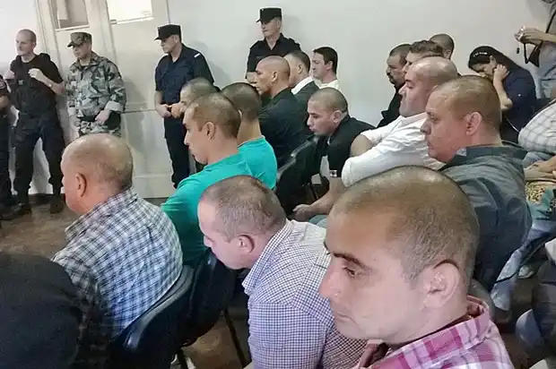 Se define la prisión preventiva de los 17 policías detenidos