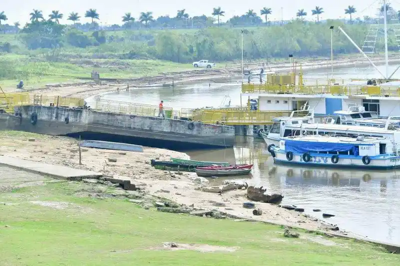 Ante bajante del río Paraguay se trabaja para 
mejorar las condiciones de captación de agua