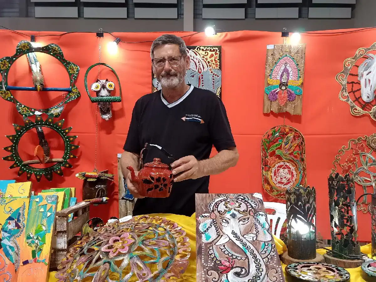 El encanto popular de los artesanos hizo suyo a San Francisco  