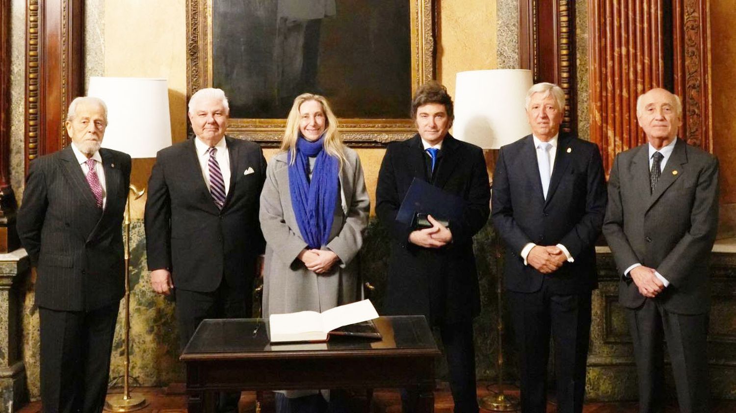 Javier Milei habló en el Jockey Club y les pidió “a las élites” que “recuperen el coraje” e inviertan en la Argentina