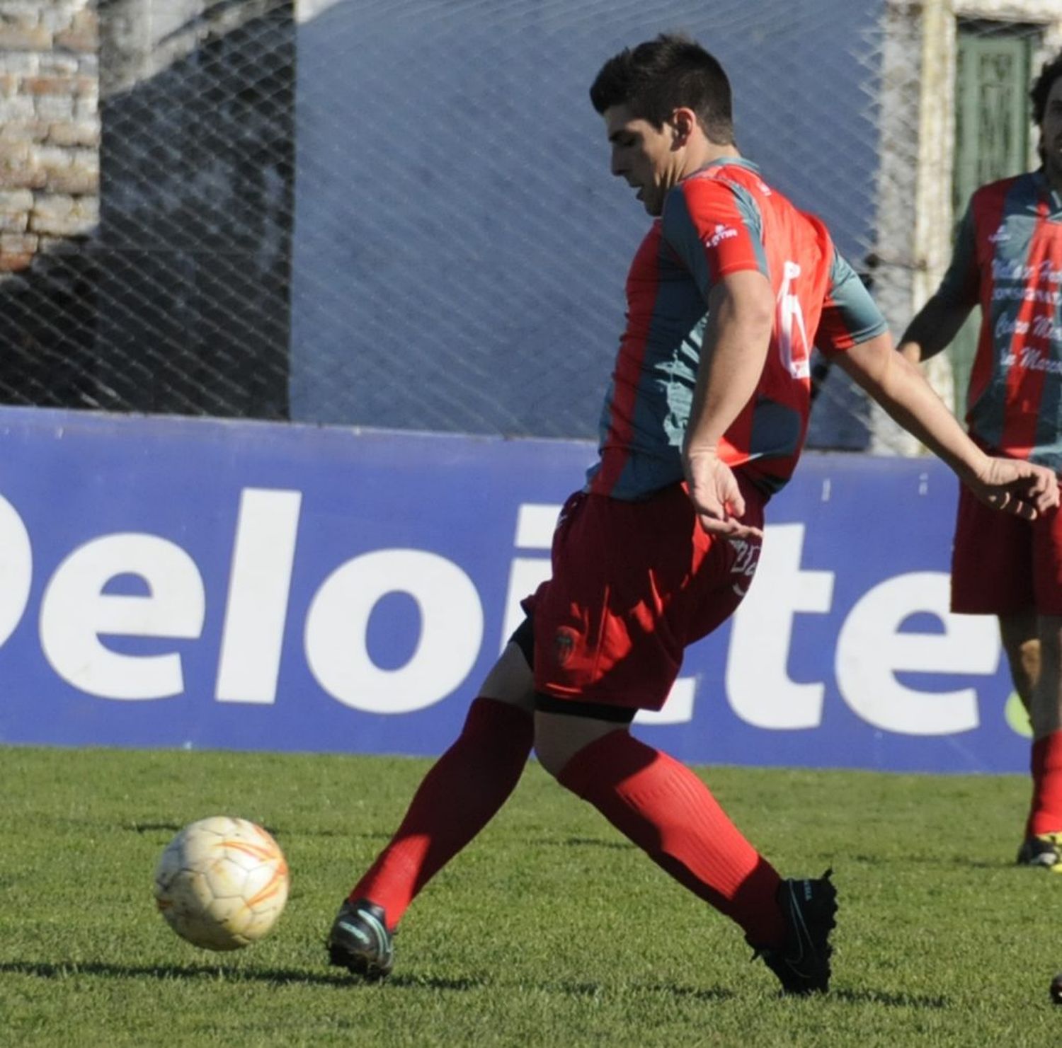 Fuentes, el “5” que quiere hacer historia con Velense