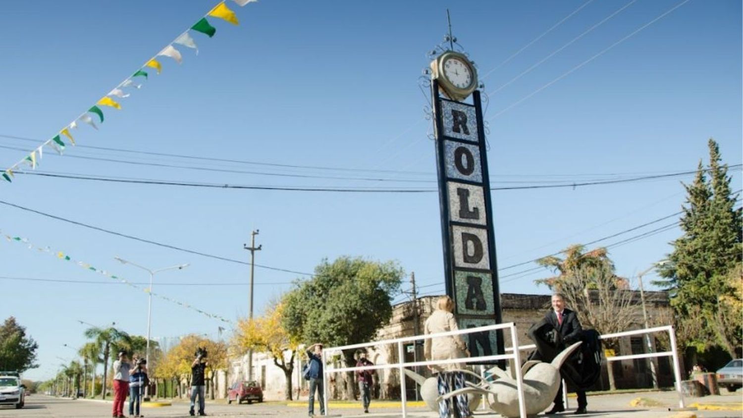 El intendente de Roldán denunció que encontró un micrófono en su despacho