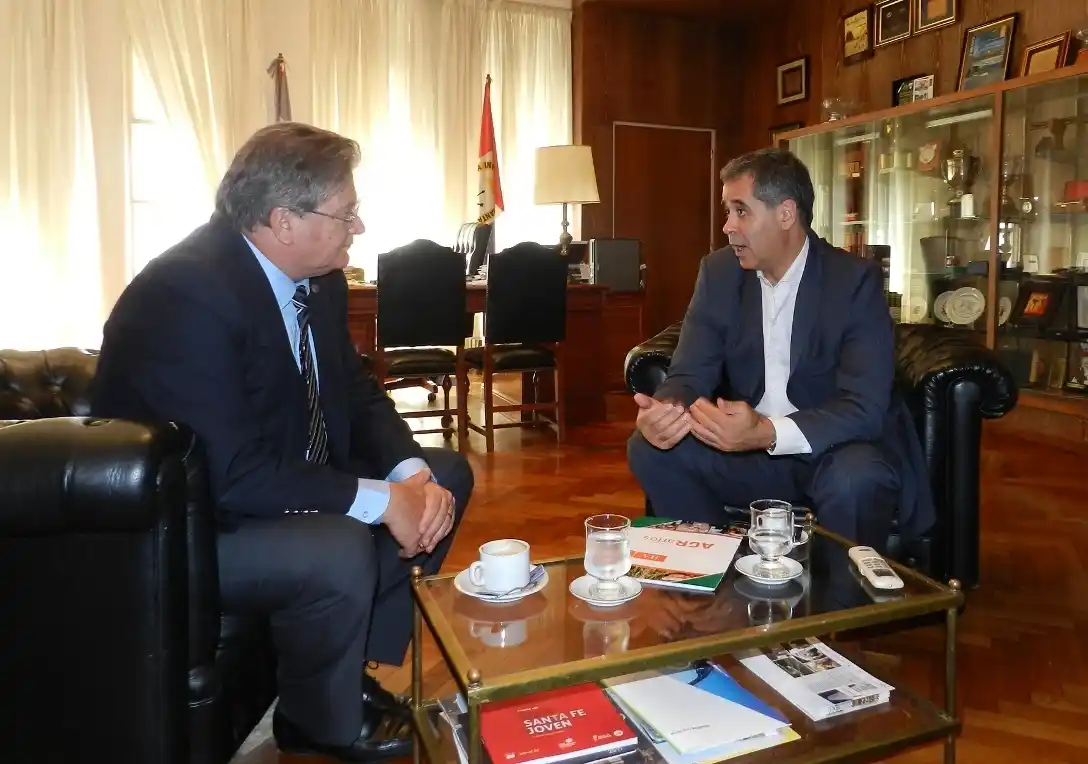 Santa Fe y Buenos Aires buscan unificar políticas lácteas