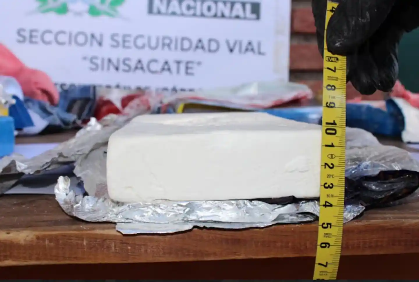 Detuvieron a dos pasajeros que viajaban con más de 3 kilos de cocaína escondidos en una mochila